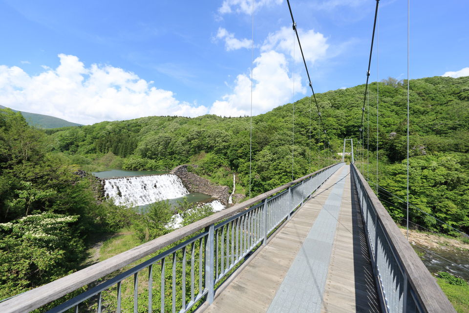 やまびこ吊り橋 見る 七ヶ宿町観光サイト
